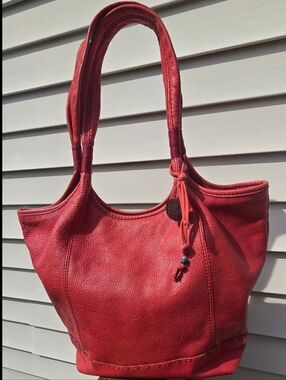The Sak Hobo Red Soft Pebbled Leather Shoulder Bag Bohemian Boho